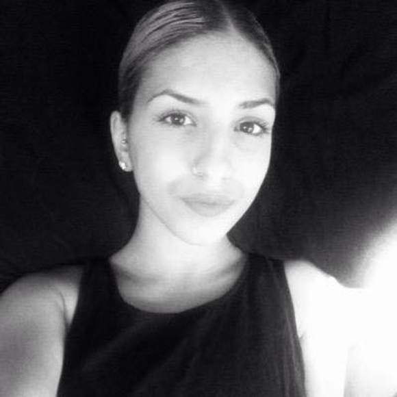 Meet your Posher, Lara - Picture 1 of 1